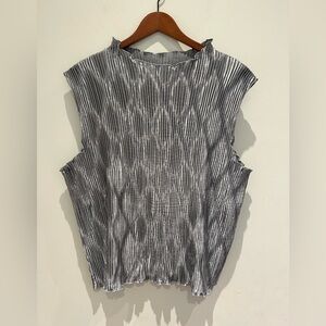 Women's Silver Pleated Sleeveless Top
